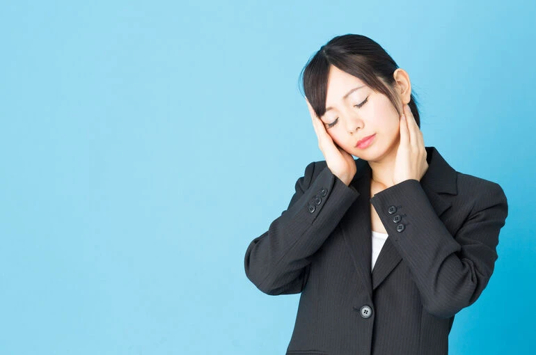 頭痛　女性